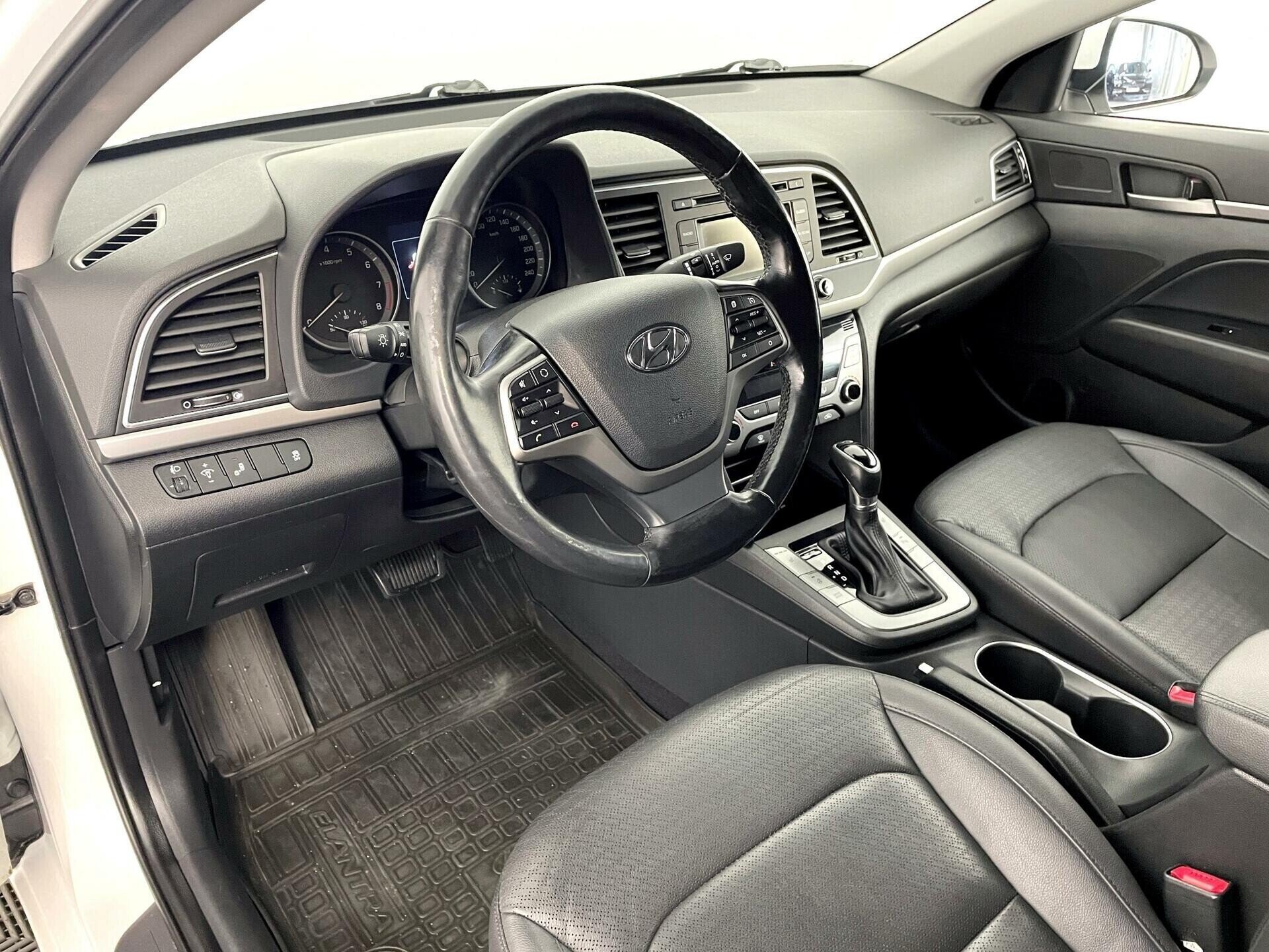 Hyundai Elantra, 2.0 л, АТ, 2017 фото 7
