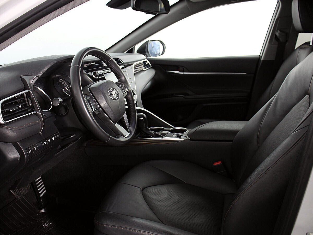 Toyota Camry, 2.5 л, АТ, 2018 фото 7