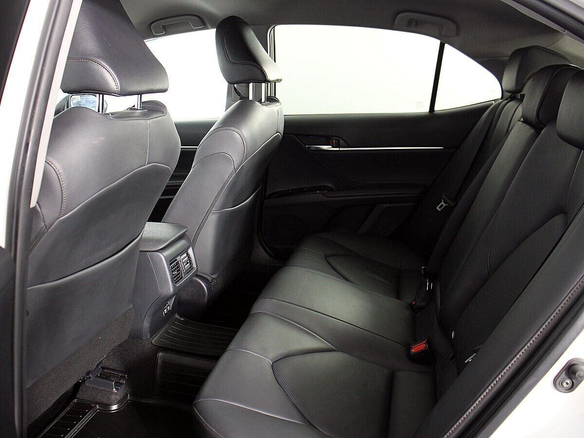 Toyota Camry, 2.5 л, АТ, 2018 фото 1