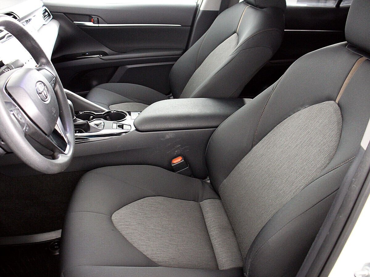 Toyota Camry, 2.0 л, АТ, 2019 фото 2