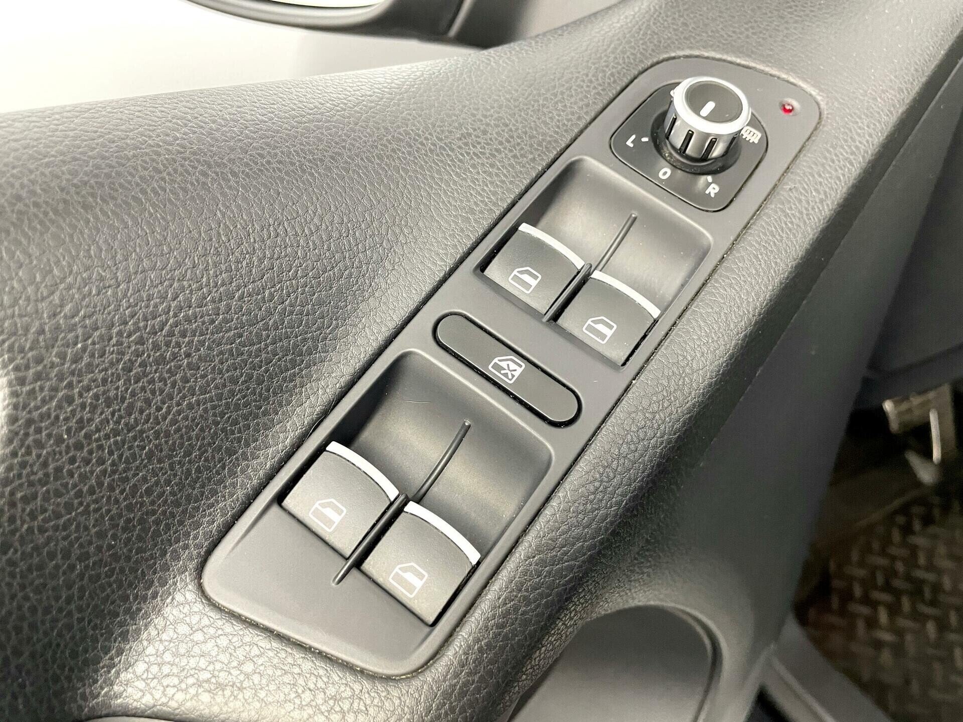 Volkswagen Tiguan, 2.0 л, АТ, 2013 фото 5