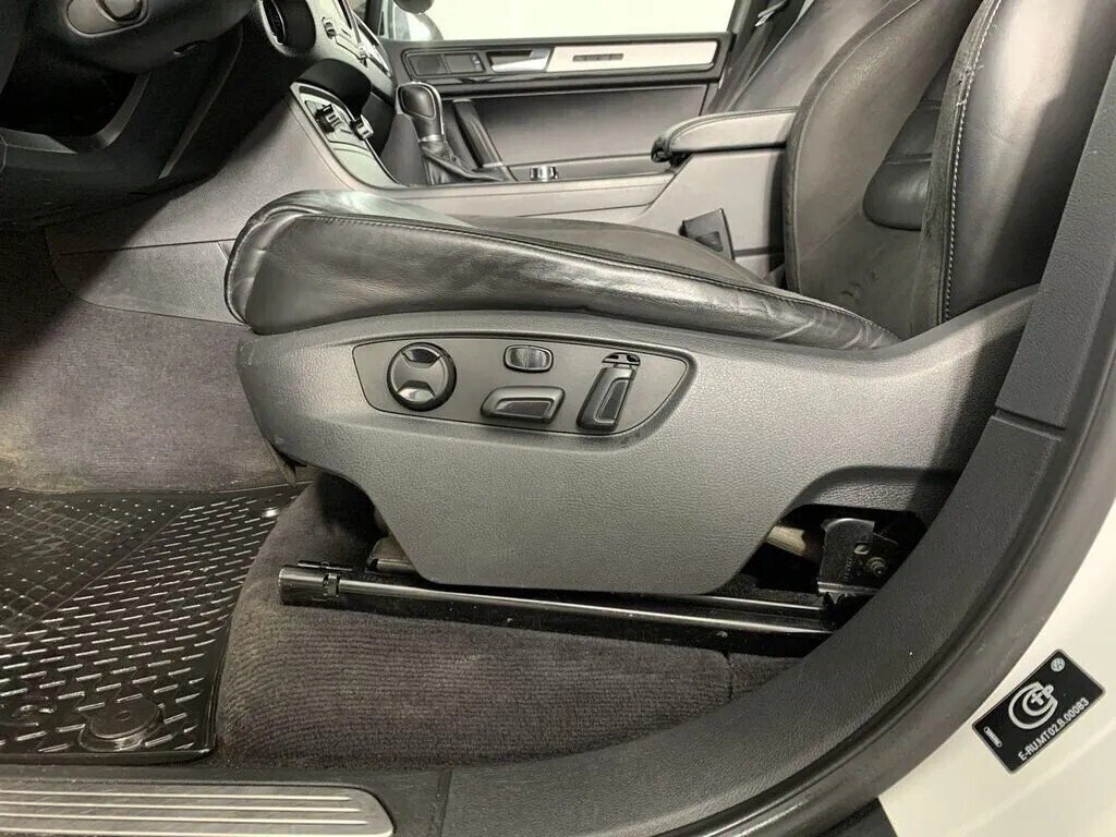 Volkswagen Touareg, 3.6 л, АТ, 2012 фото 6