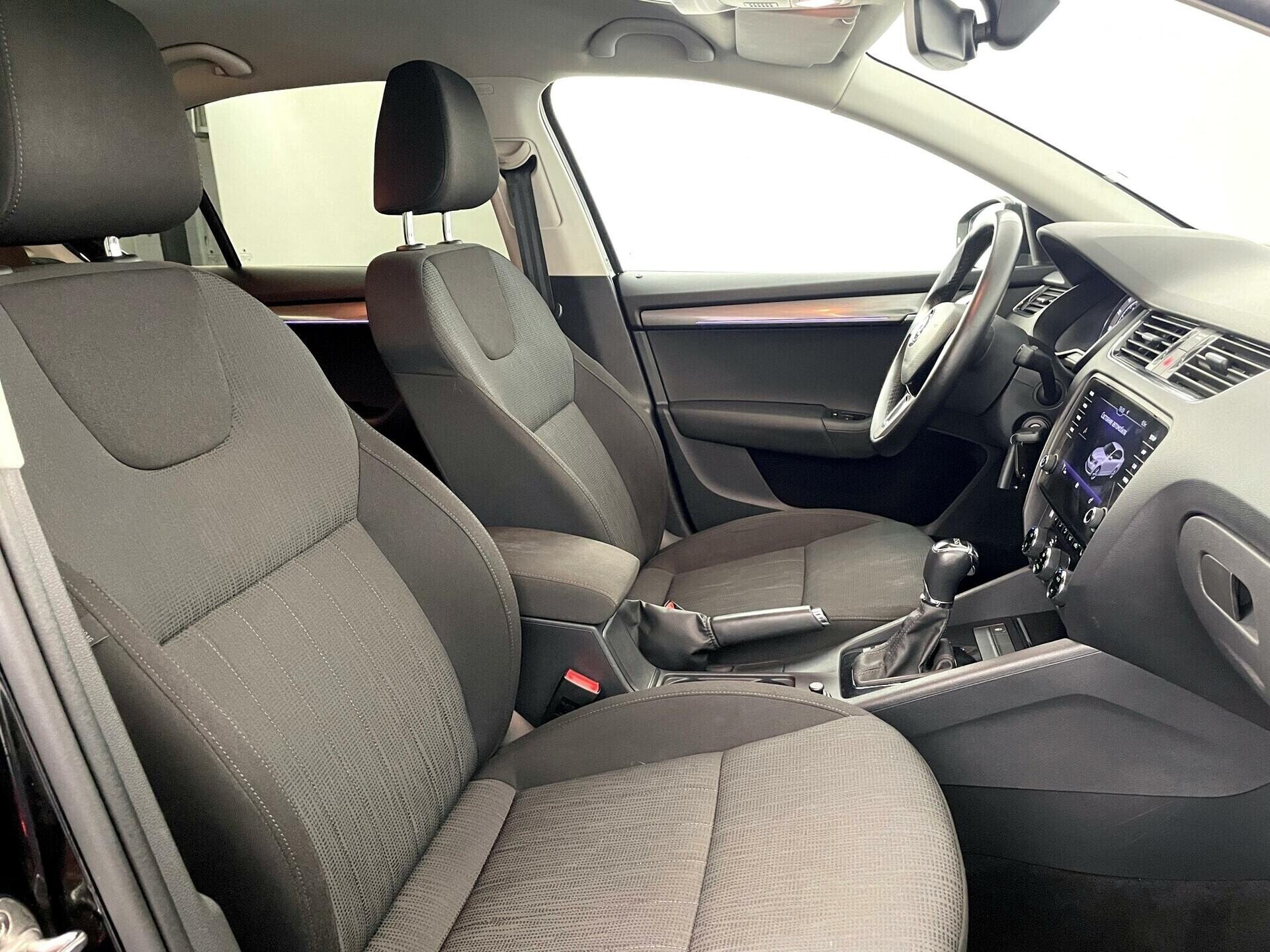Skoda Octavia, 1.8 л, Робот, 2018 фото 10