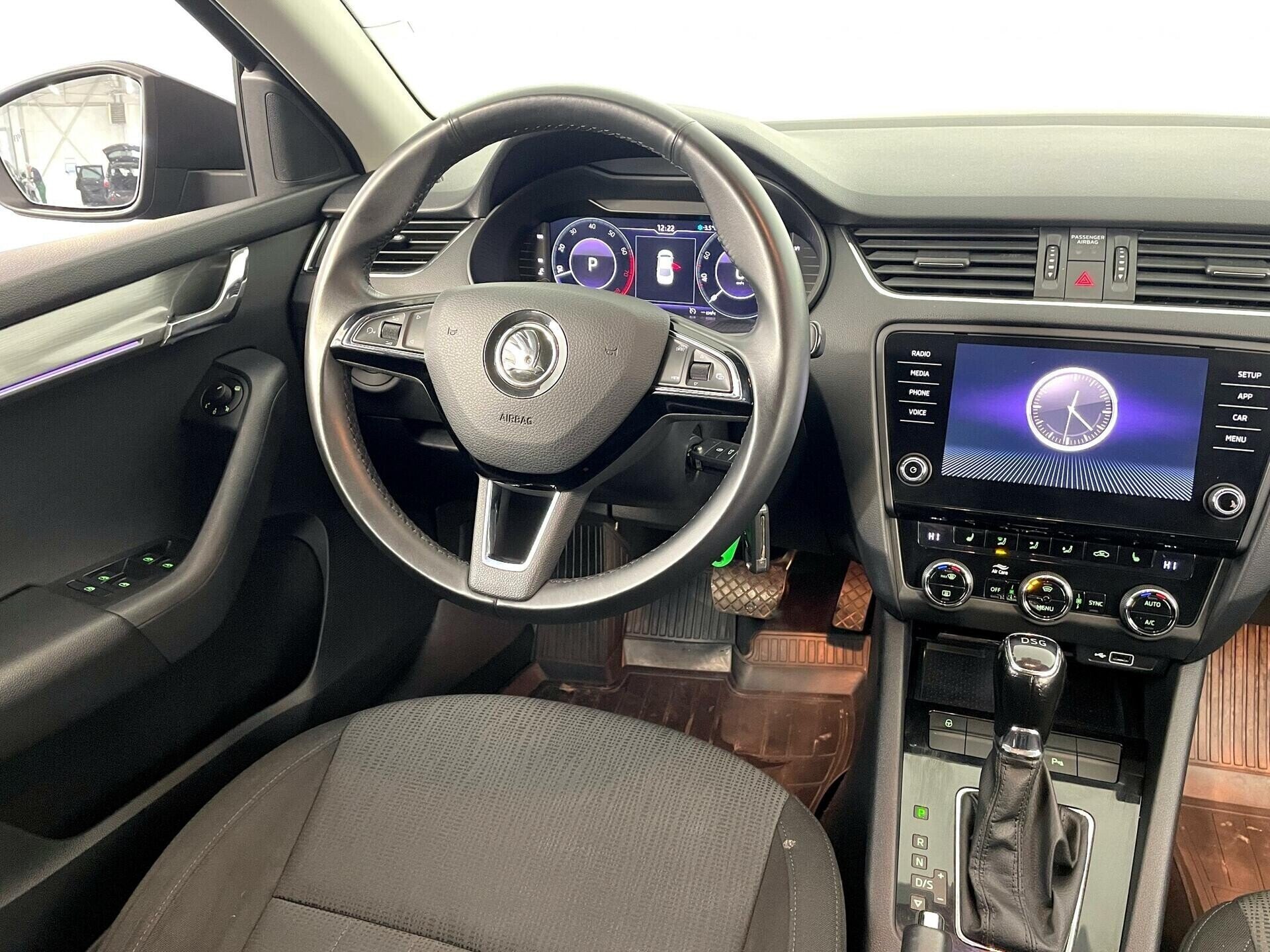 Skoda Octavia, 1.8 л, Робот, 2018 фото 8