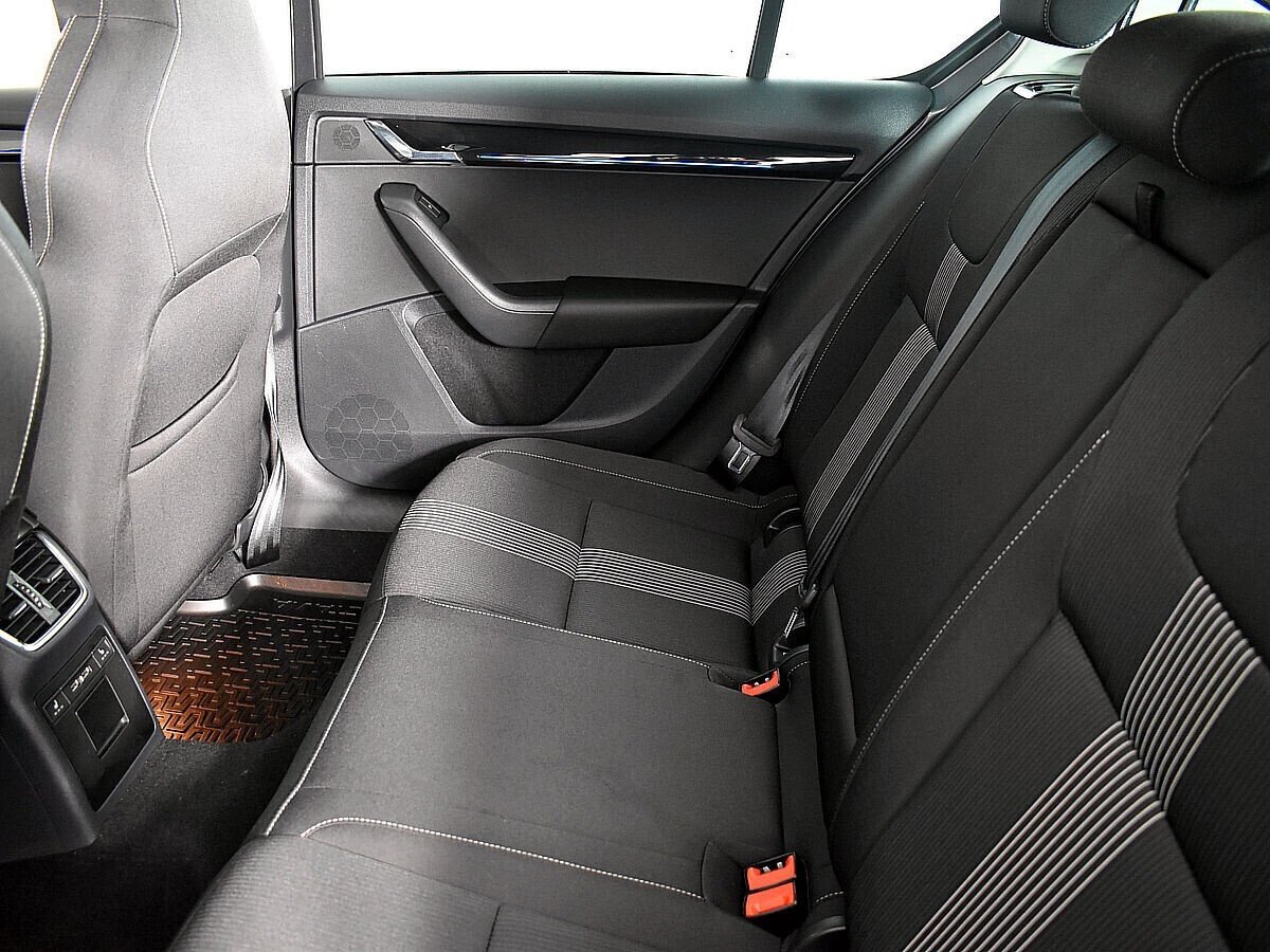 Skoda Octavia Импорт, 1.5 л, Робот, 2019 фото 1