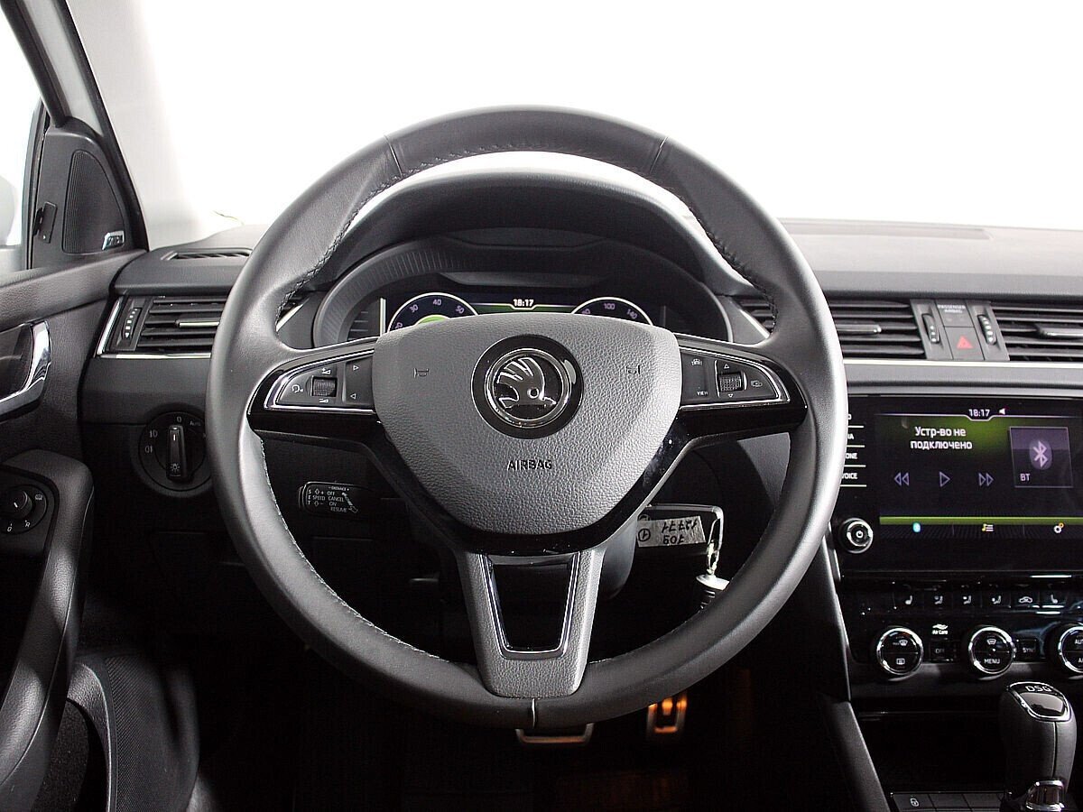 Skoda Octavia, 1.8 л, Робот, 2019 фото 8