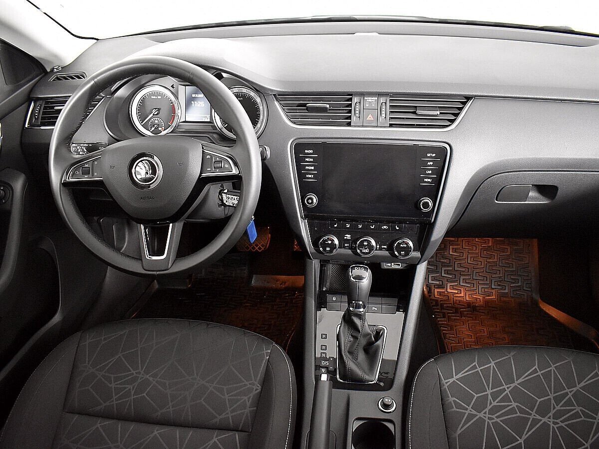 Skoda Octavia, 1.0 л, Робот, 2020 фото 8