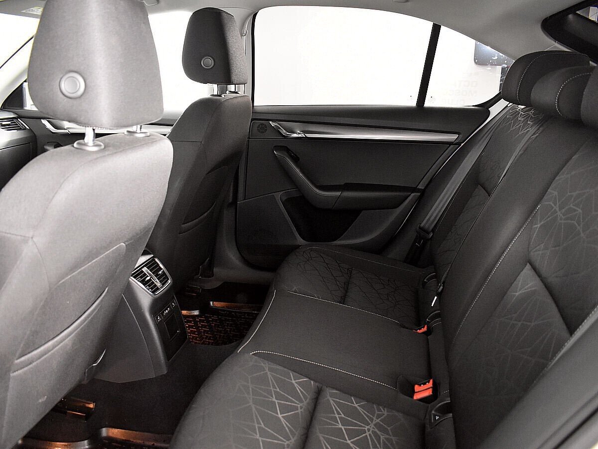 Skoda Octavia, 1.0 л, Робот, 2020 фото 1