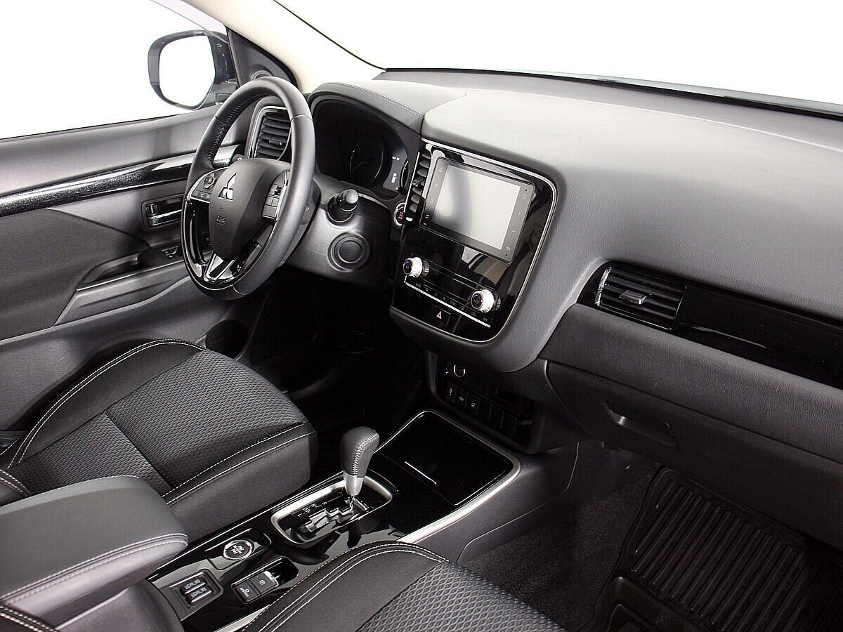 Mitsubishi Outlander, 2.0 л, Вариатор, 2020 фото 9
