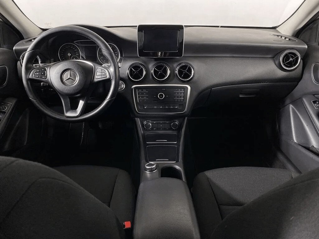 Mercedes-Benz A-Класс, 1.6 л, Робот, 2017 фото 8