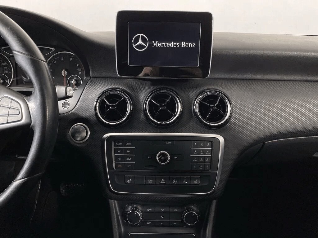 Mercedes-Benz A-Класс, 1.6 л, Робот, 2017 фото 9