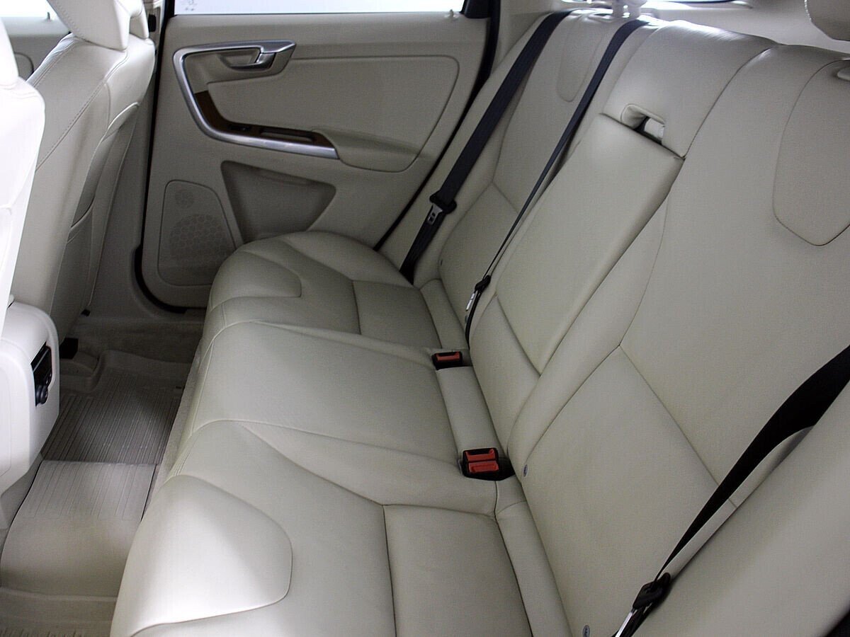 Volvo XC60, 2.4 л, АТ, 2013 фото 1