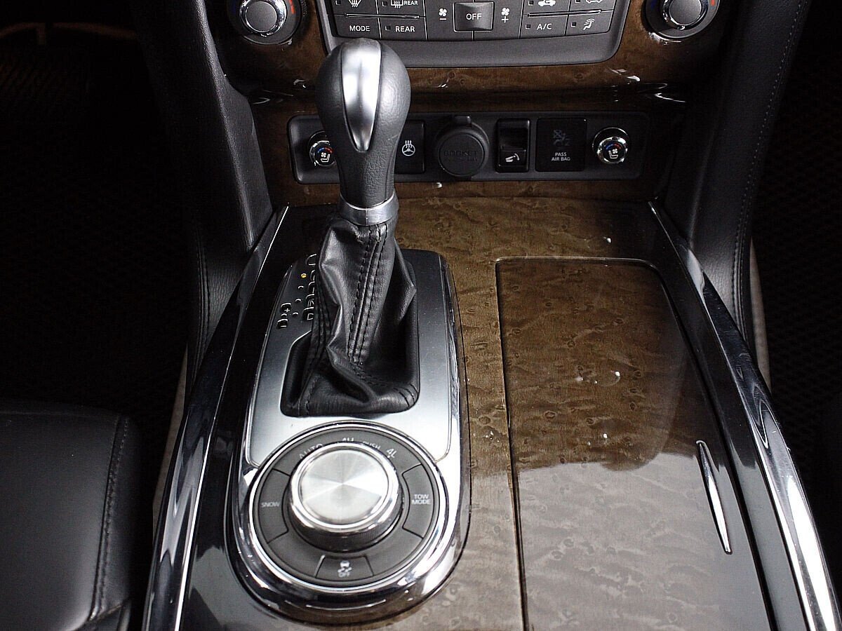 Infiniti QX56, 5.6 л, АТ, 2011 фото 10