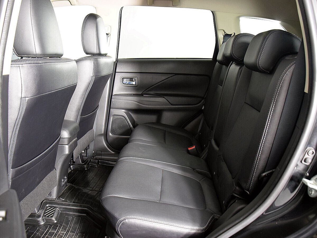 Mitsubishi Outlander, 2.4 л, Вариатор, 2018 фото 1