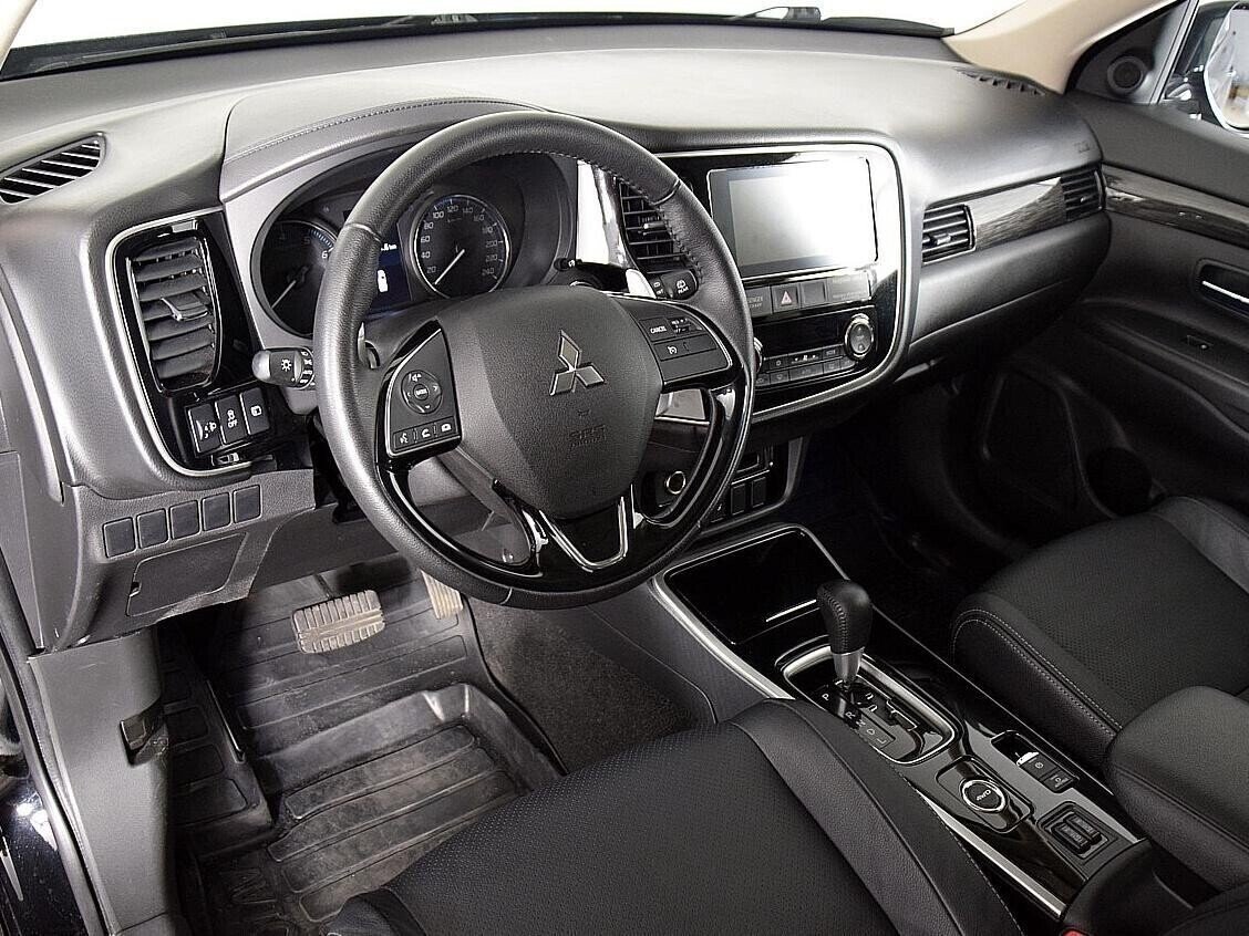Mitsubishi Outlander, 2.4 л, Вариатор, 2018 фото 6