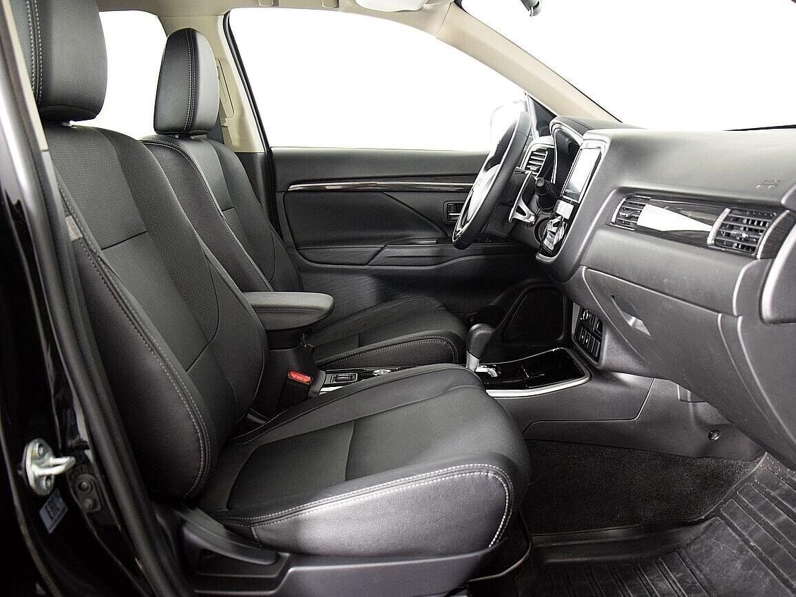 Mitsubishi Outlander, 2.4 л, Вариатор, 2018 фото 2