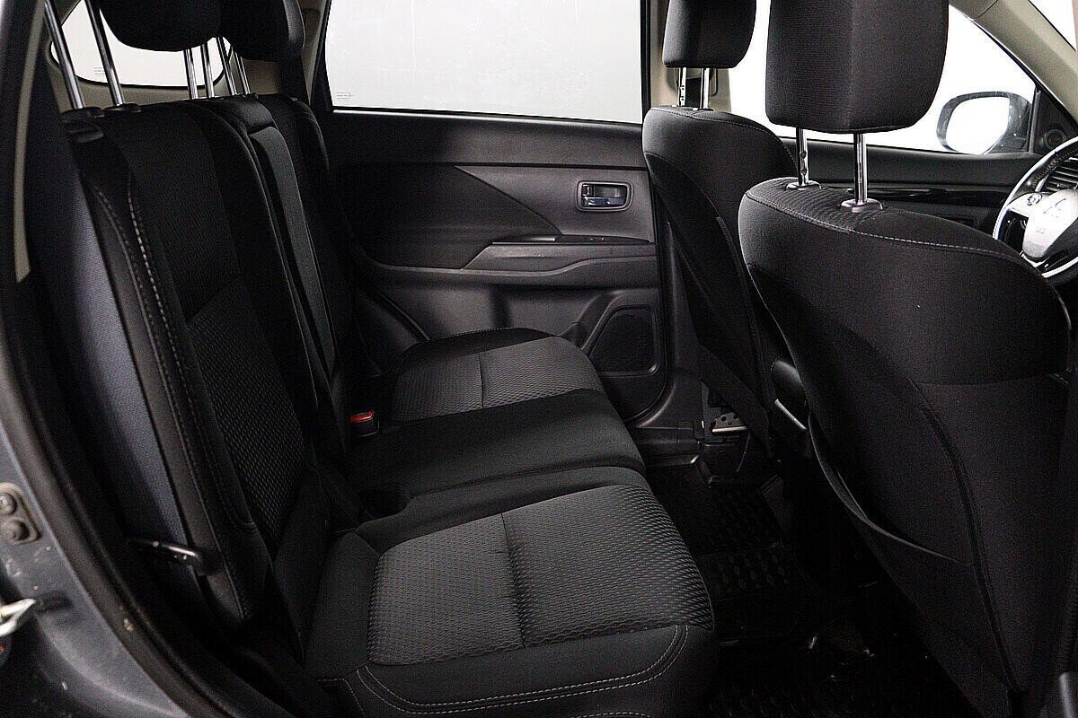 Mitsubishi Outlander, 2.0 л, Вариатор, 2018 фото 1