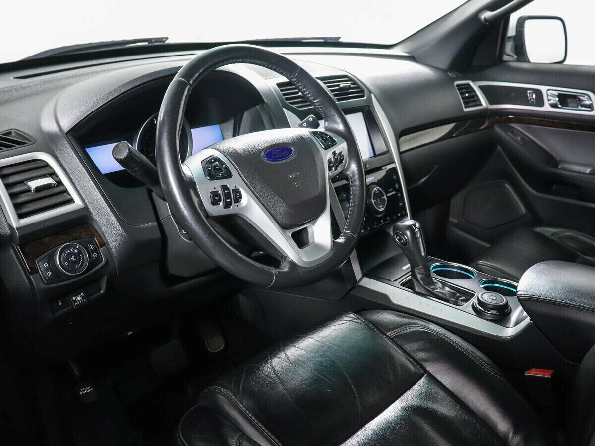 Ford Explorer, 3.5 л, АТ, 2013 фото 11