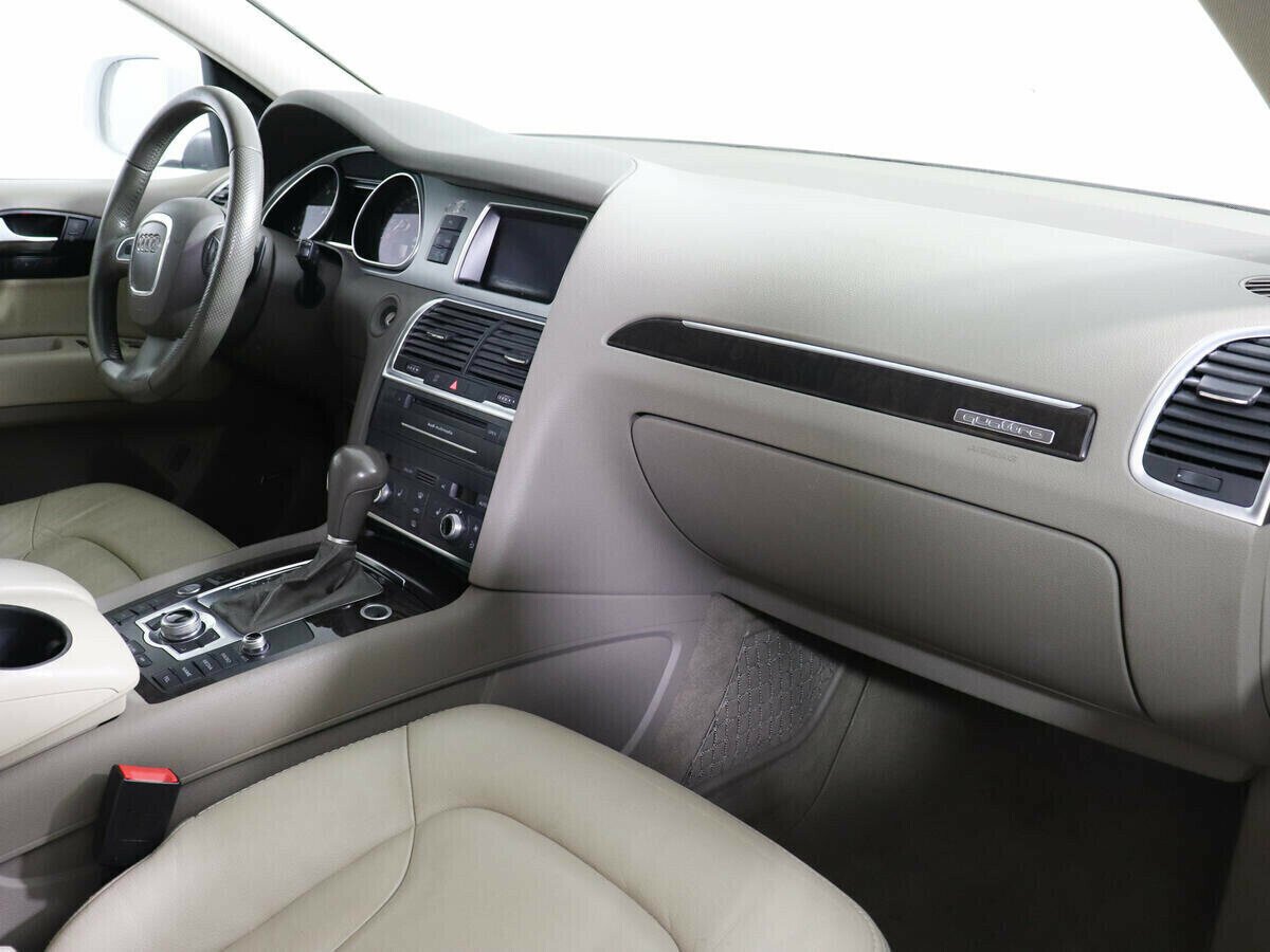 Audi Q7, 3.0 л, АТ, 2010 фото 2