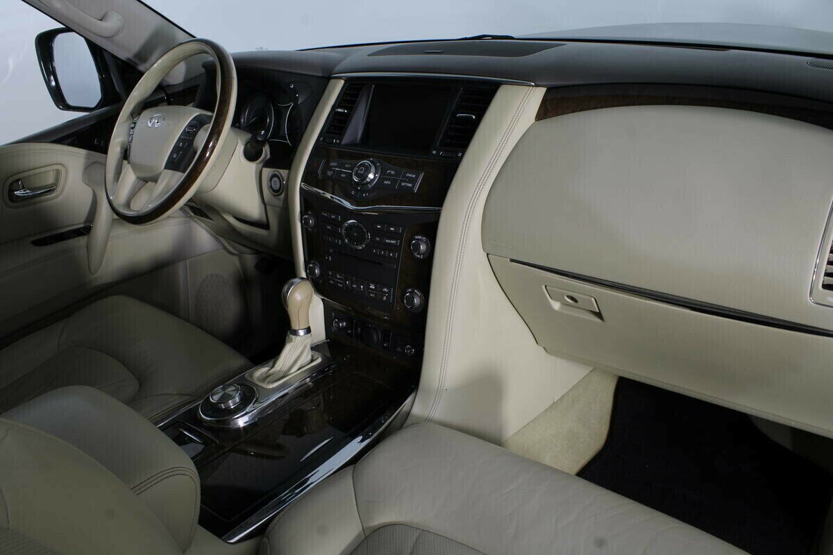 Infiniti QX56, 5.6 л, АТ, 2010 фото 11