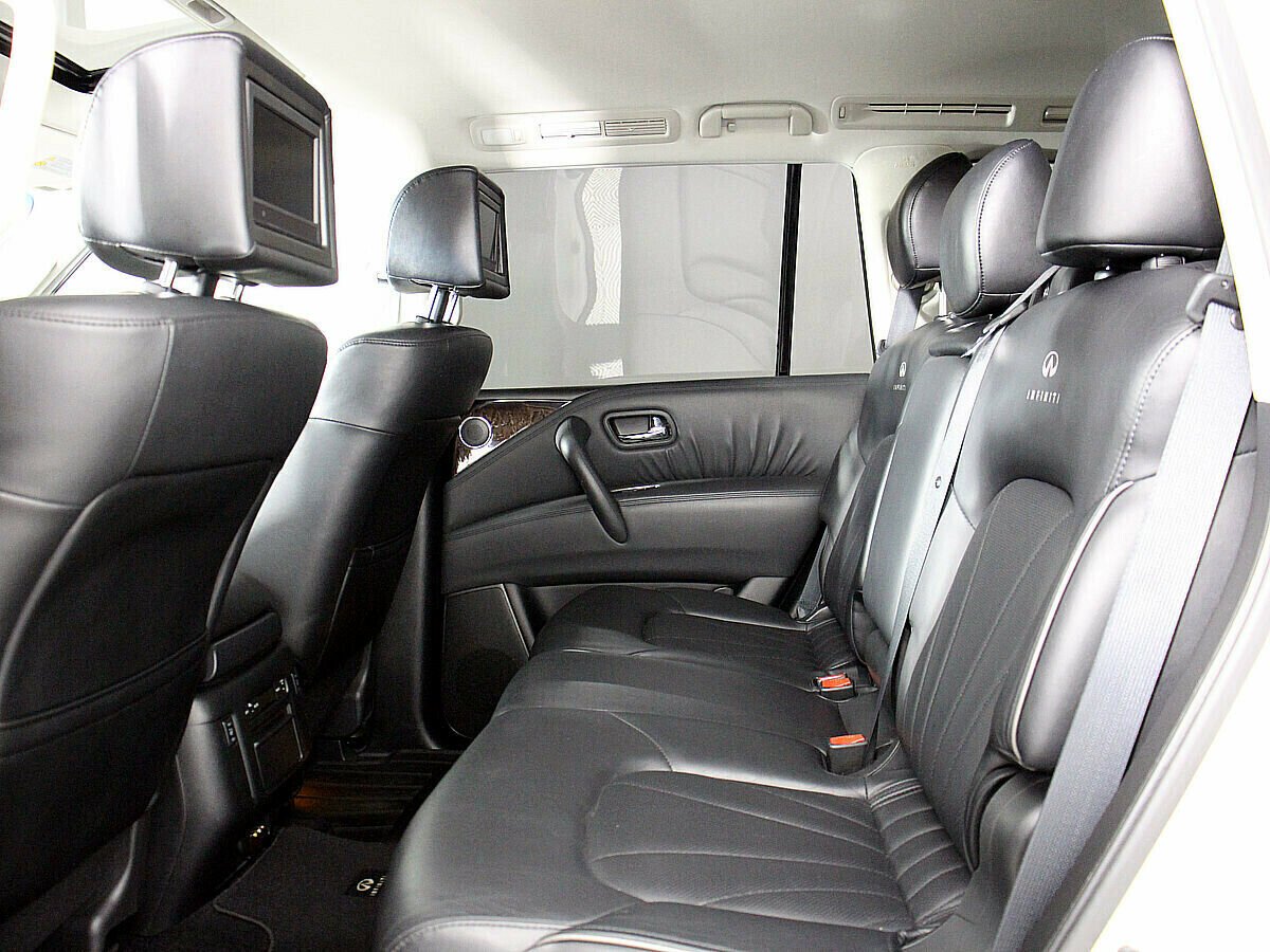Infiniti QX56, 5.6 л, АТ, 2011 фото 17