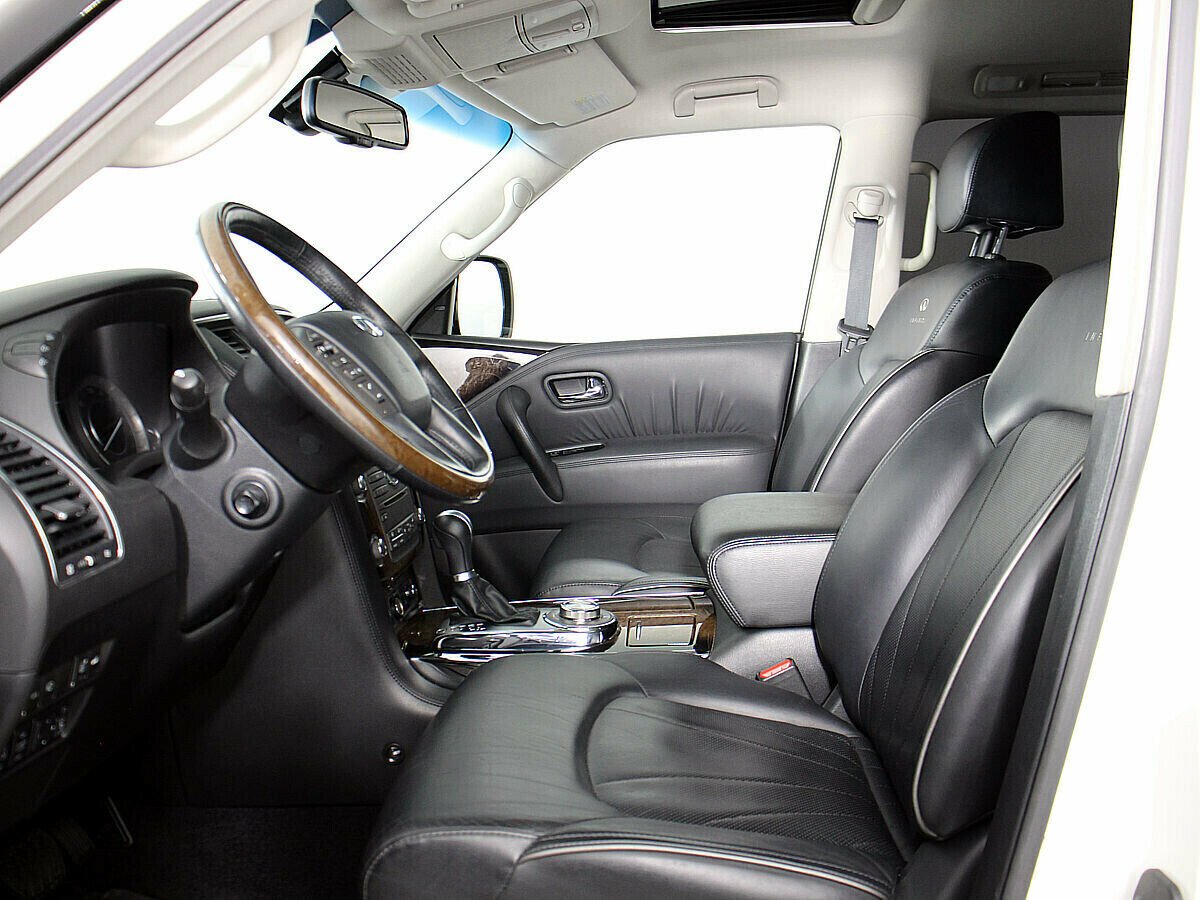 Infiniti QX56, 5.6 л, АТ, 2011 фото 9
