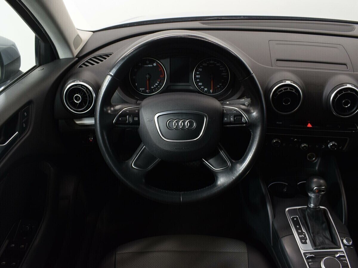 Audi A3, 1.0 л, Робот, 2016 фото 12