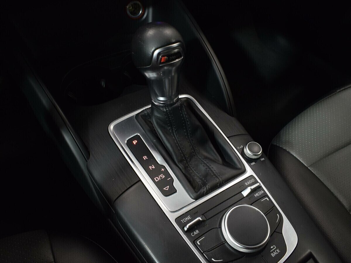 Audi A3, 1.0 л, Робот, 2016 фото 2
