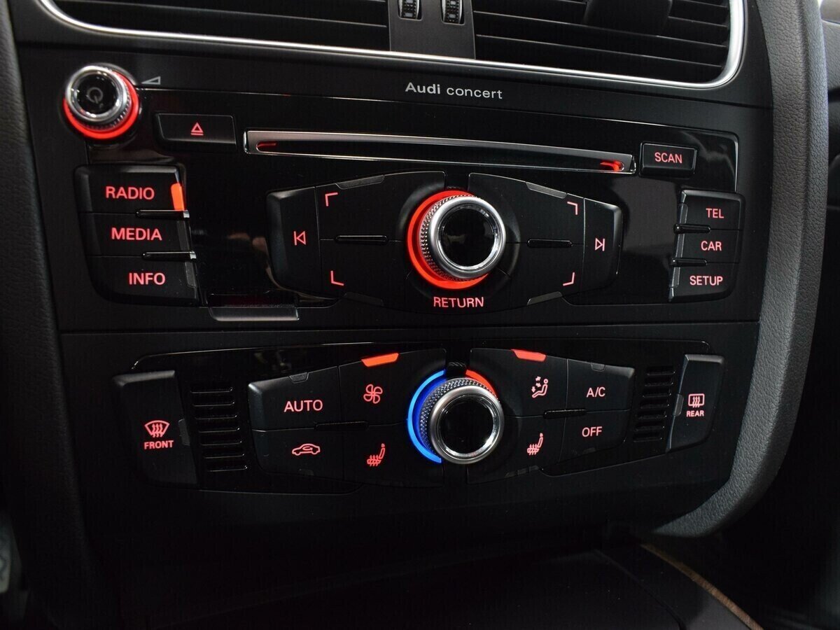 Audi A4, 1.8 л, Вариатор, 2015 фото 11