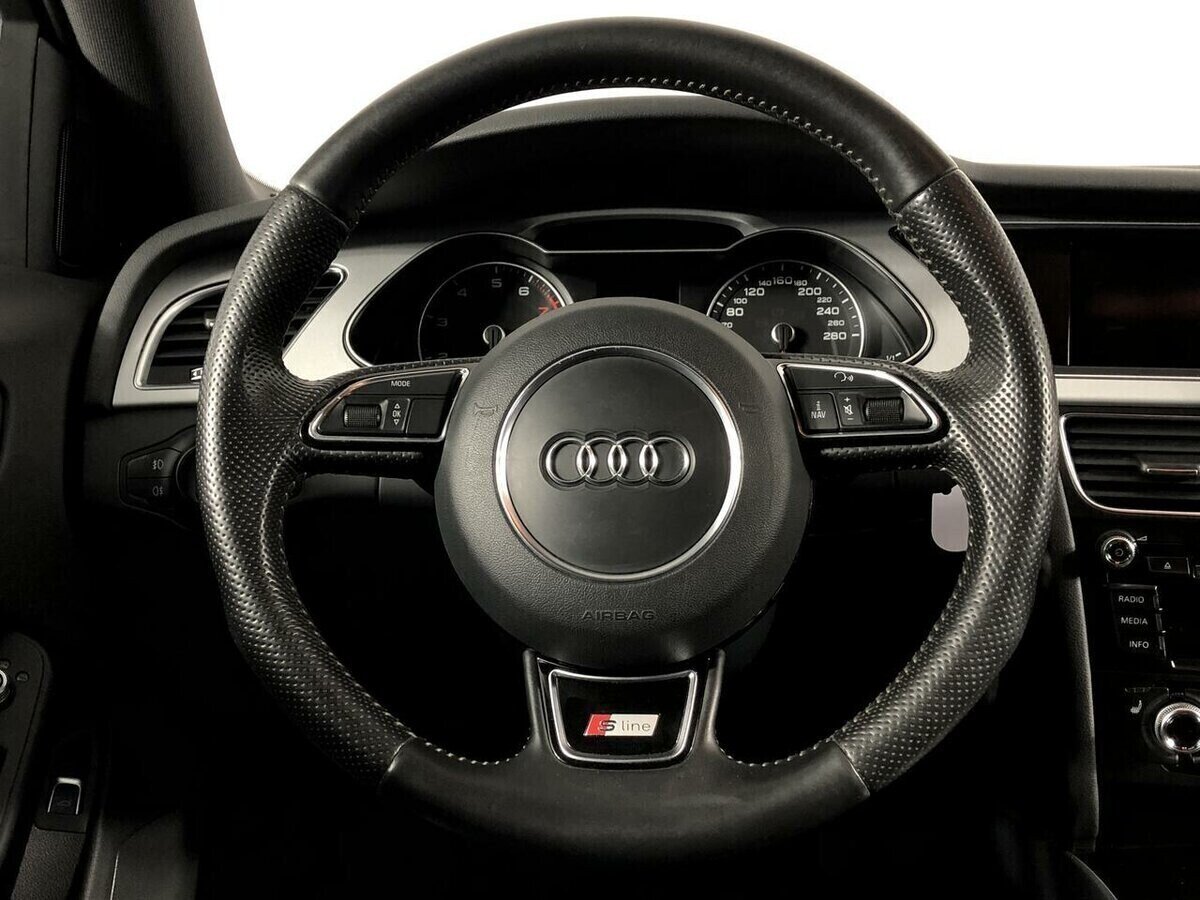 Audi A4, 2.0 л, Робот, 2015 фото 12