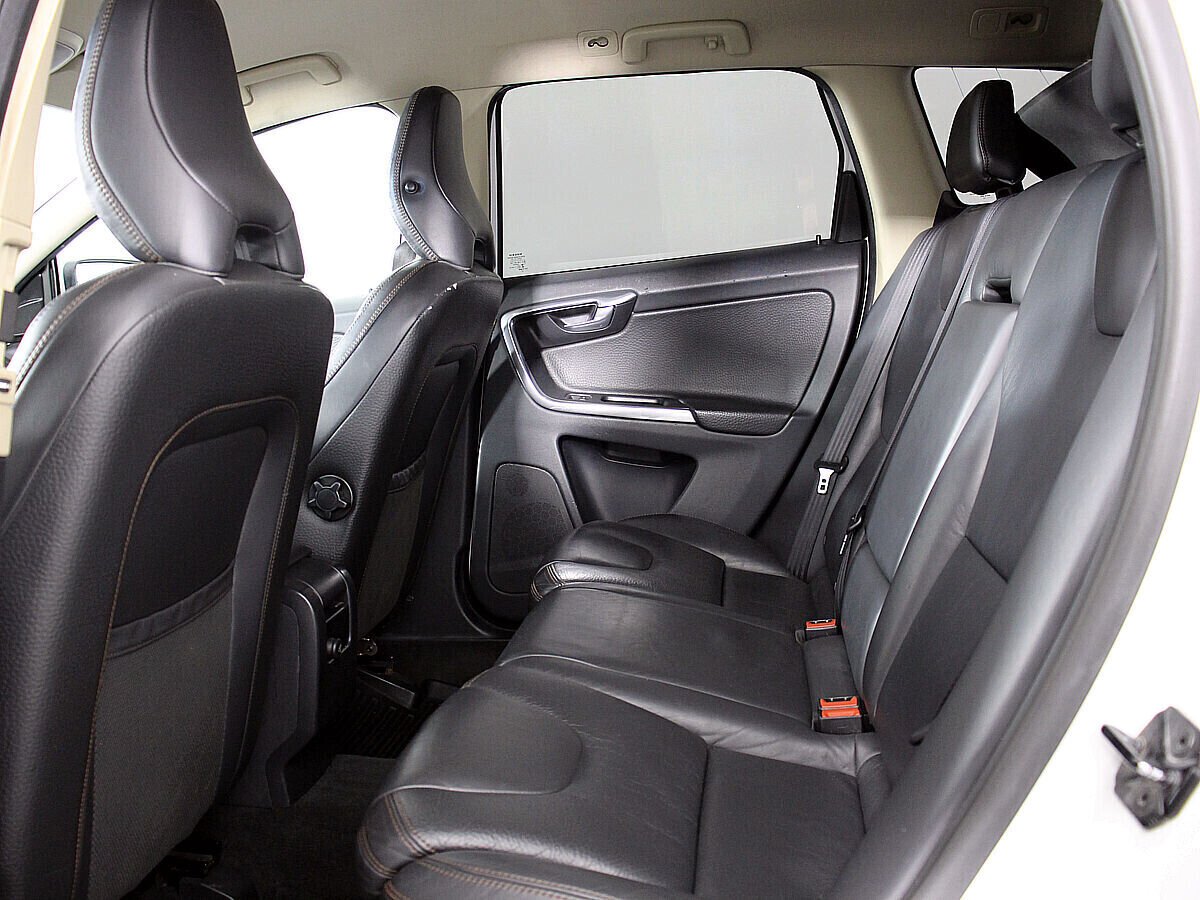 Volvo XC60 Momentum, 2.4 л, АТ, 2013 фото 1