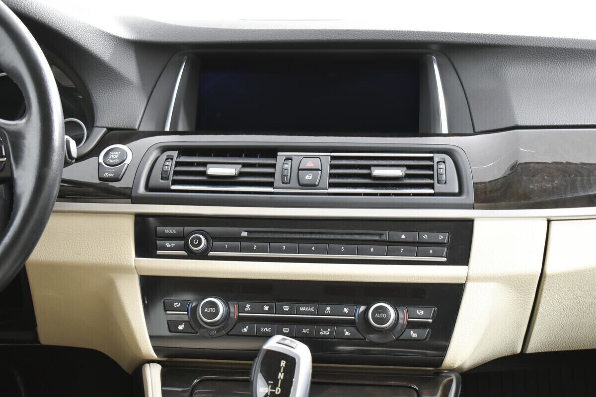 BMW 5 серии, 3.0 л, АТ, 2015 фото 14