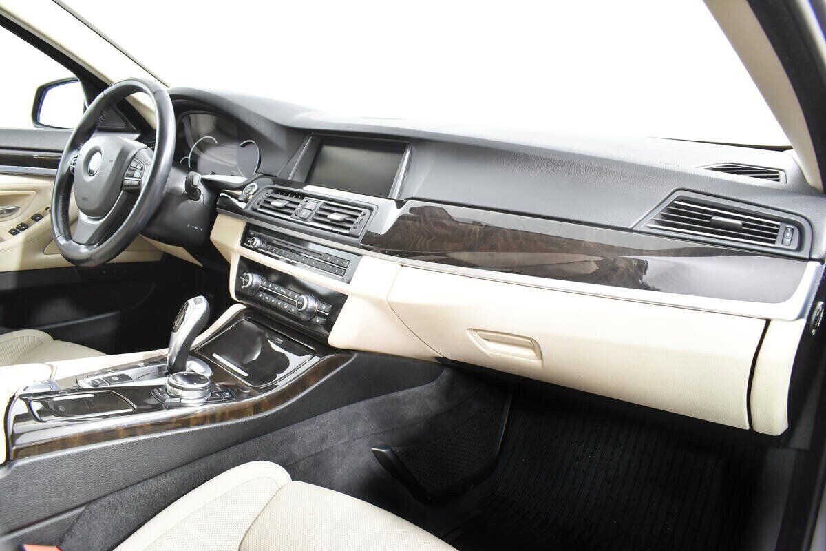 BMW 5 серии, 3.0 л, АТ, 2015 фото 15