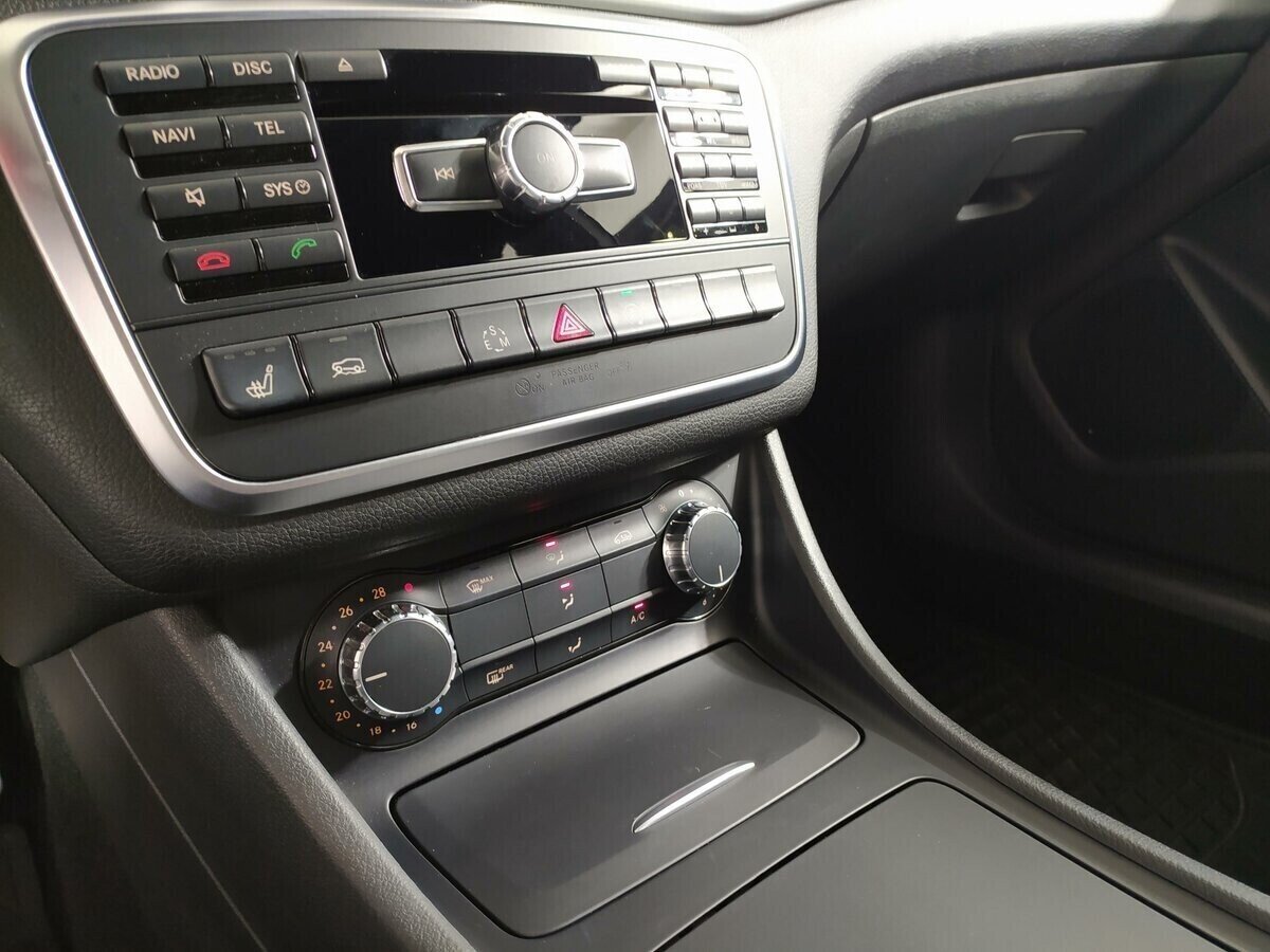 Mercedes-Benz GLA, 2.0 л, Робот, 2015 фото 11