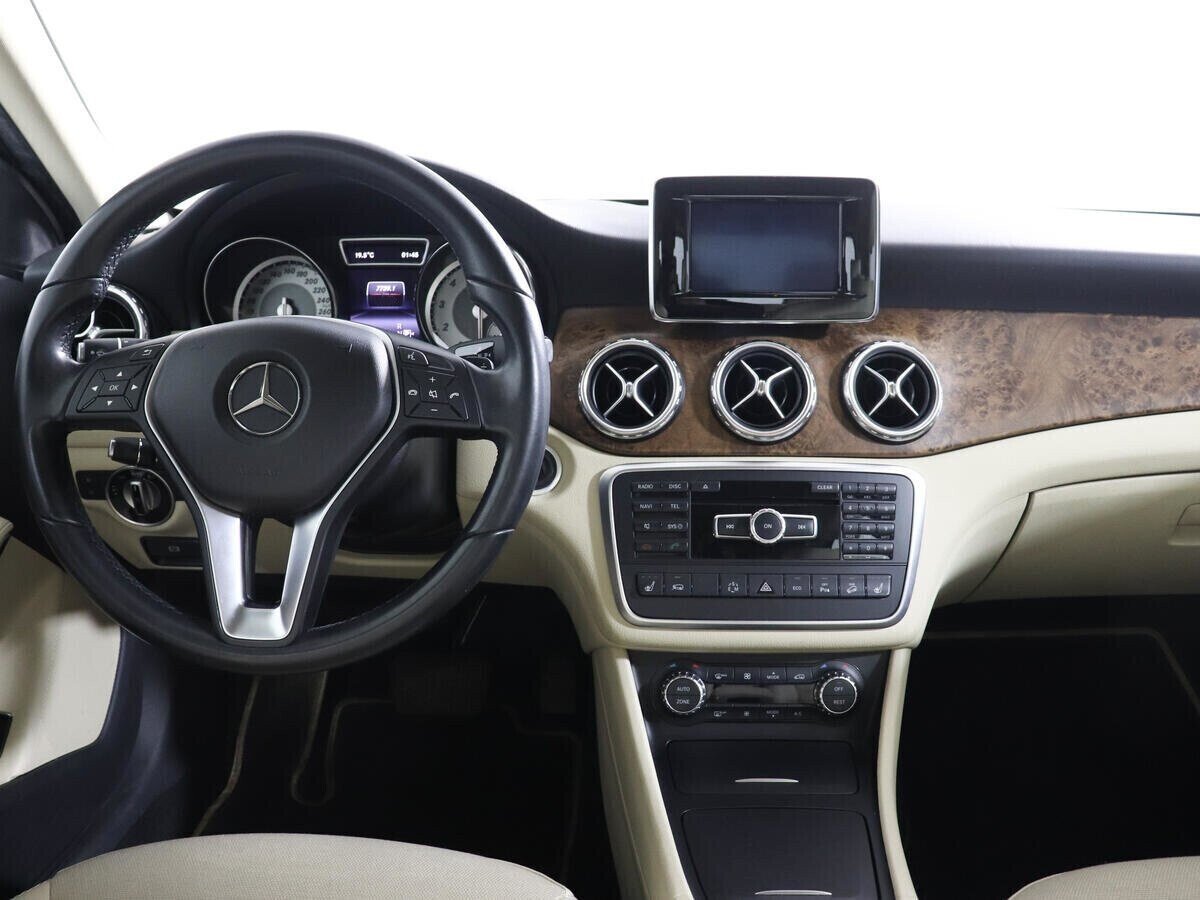 Mercedes-Benz GLA, 2.0 л, Робот, 2016 фото 13
