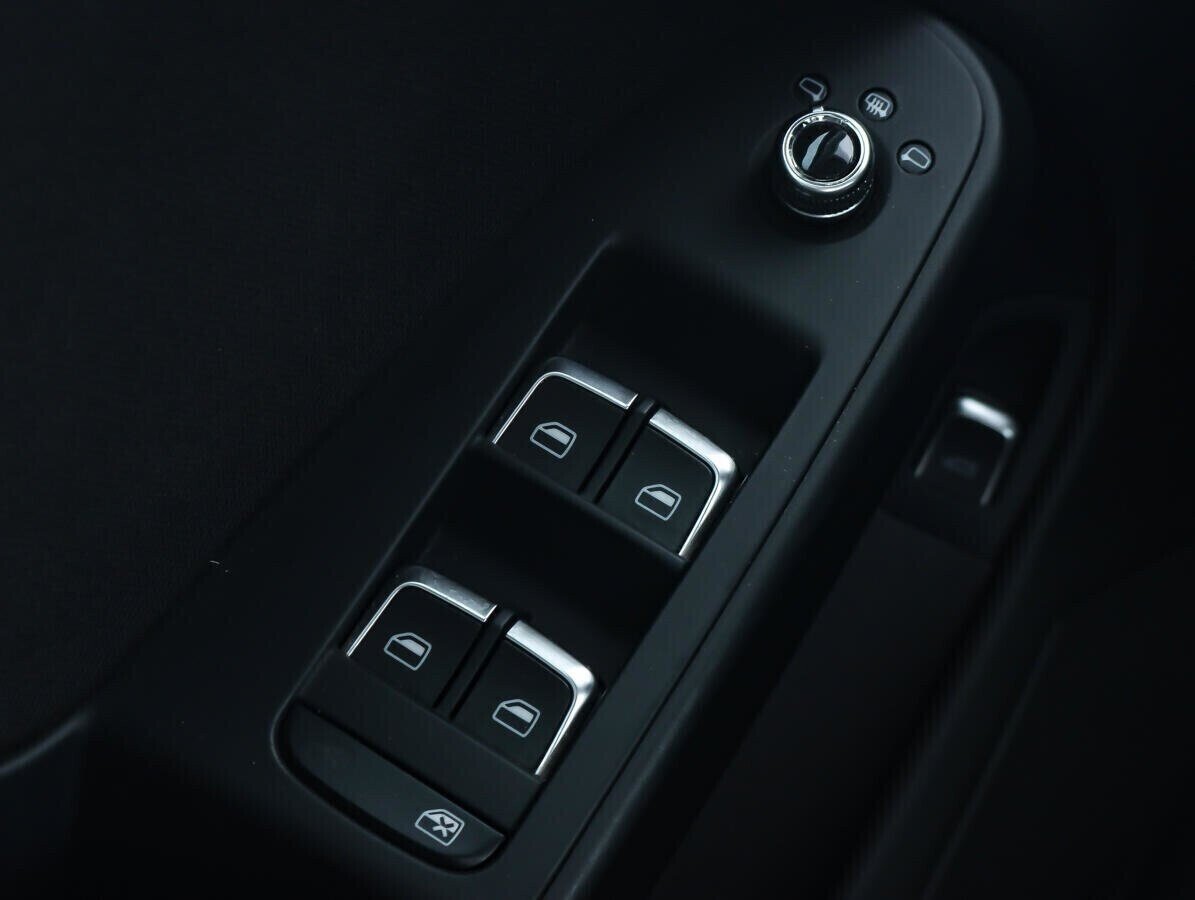 Audi A4, 1.8 л, Вариатор, 2011 фото 9