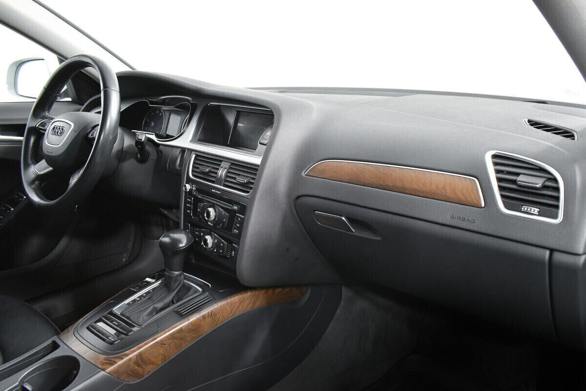 Audi A4, 1.8 л, Вариатор, 2014 фото 2