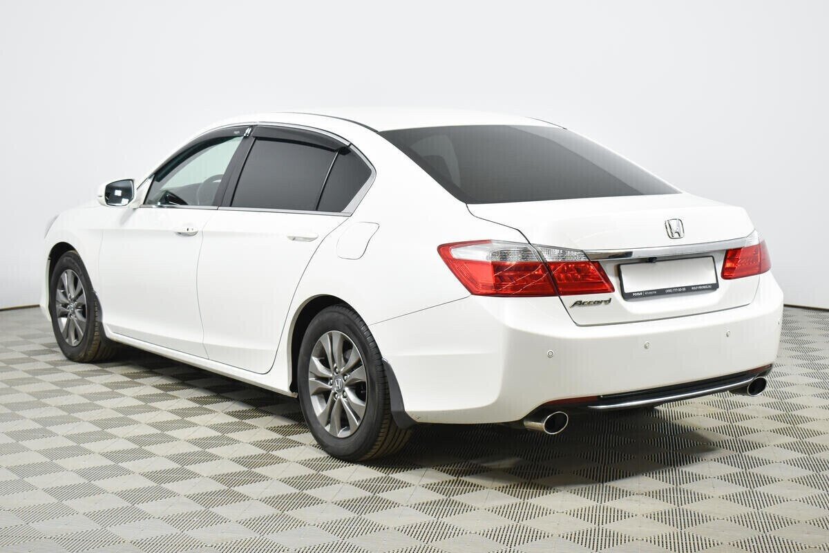 Honda Accord, 2.4 л, Вариатор, 2013 фото 6