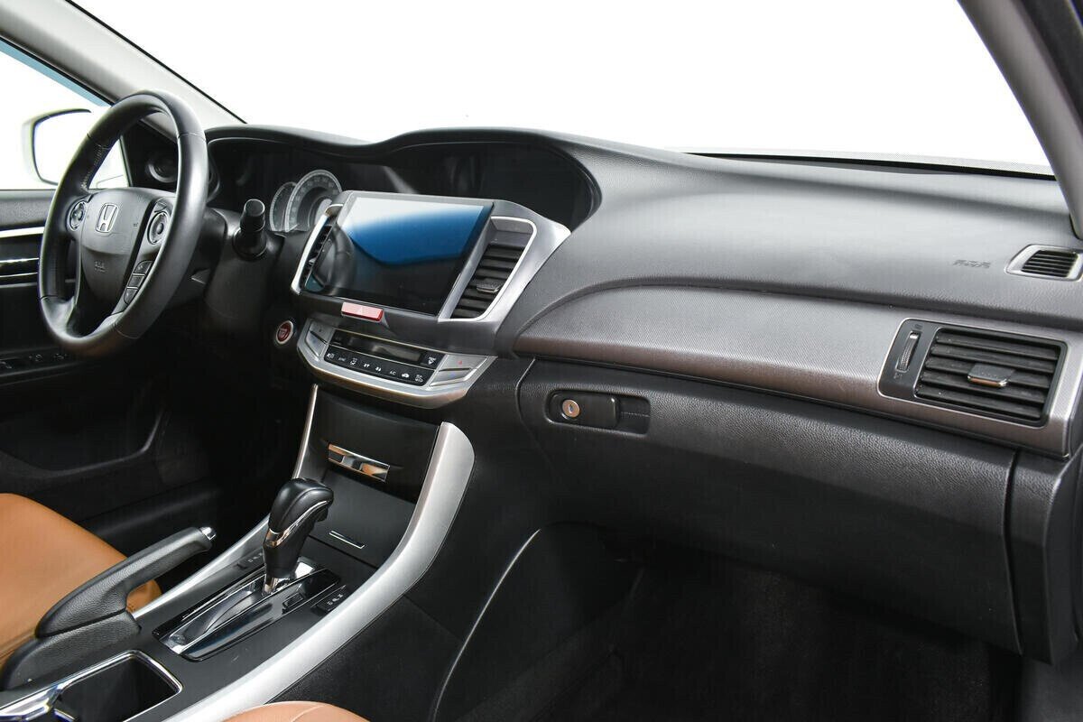 Honda Accord, 2.4 л, Вариатор, 2013 фото 11