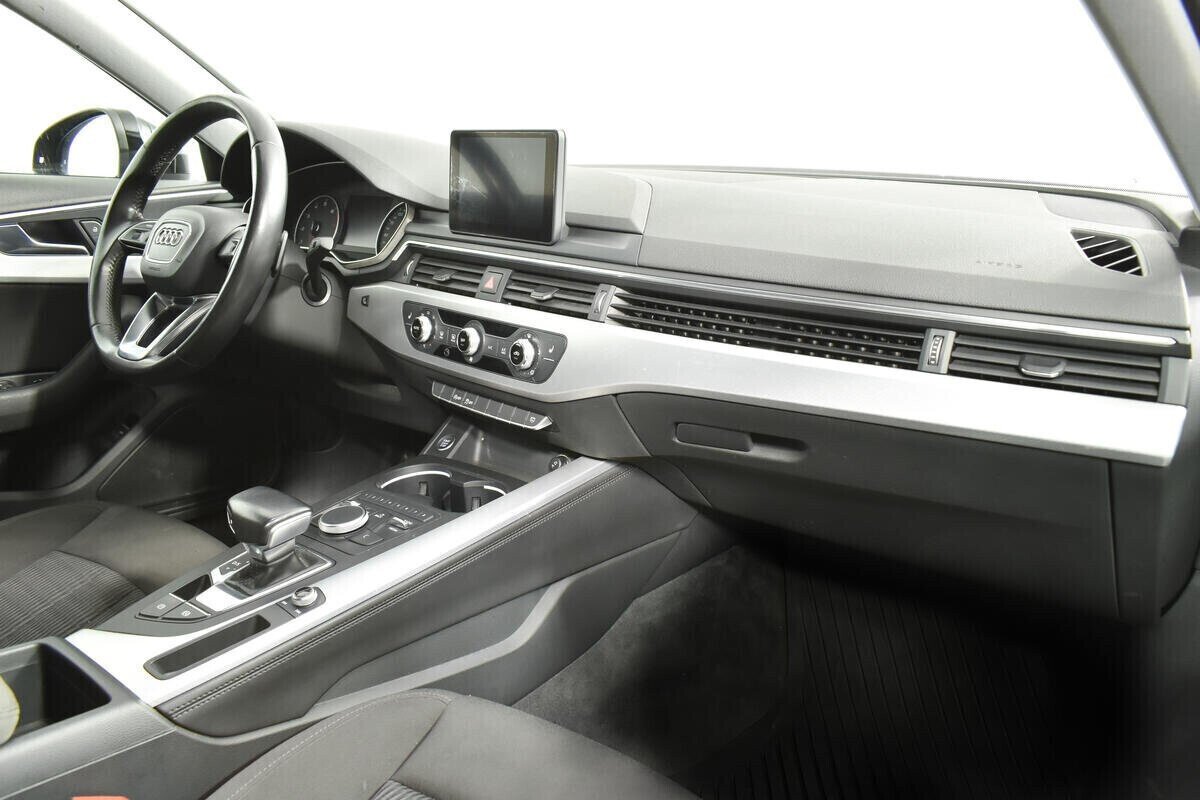 Audi A4, 2.0 л, Робот, 2016 фото 2