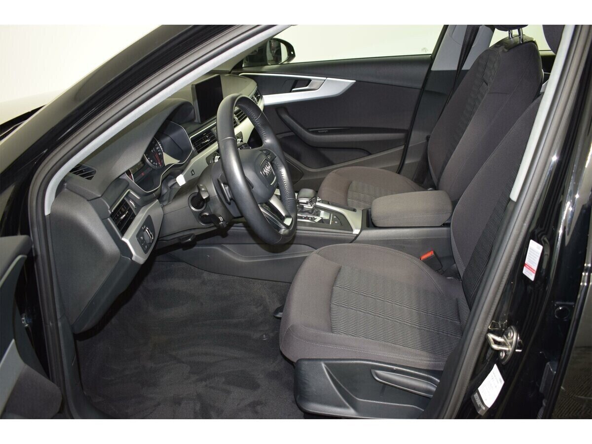 Audi A4, 2.0 л, Робот, 2016 фото 11