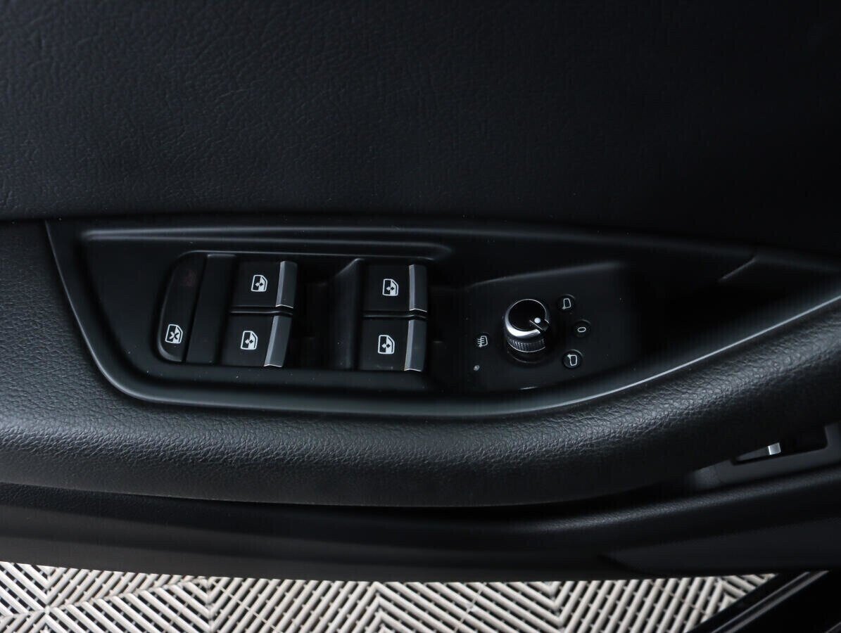 Audi A4, 1.4 л, Робот, 2015 фото 9