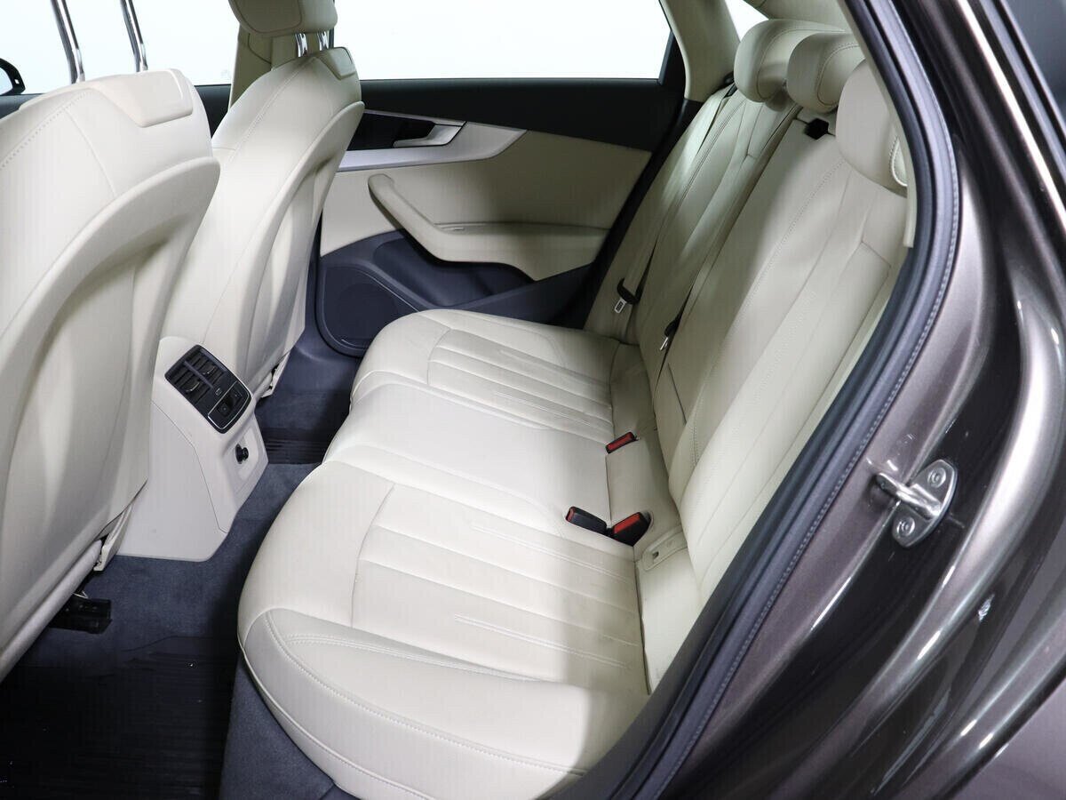 Audi A4, 2.0 л, Робот, 2018 фото 2