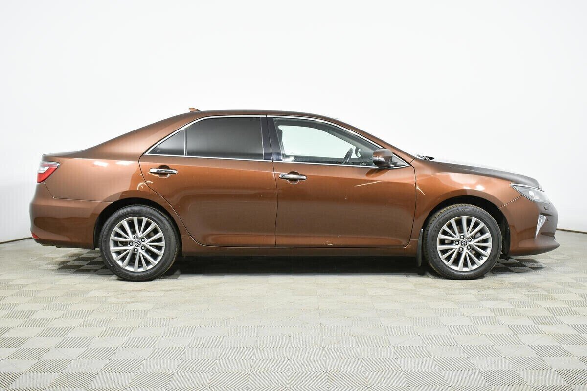 Toyota Camry, 2.5 л, АТ, 2017 фото 10