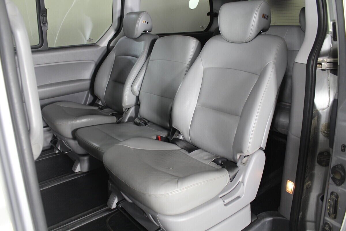 Hyundai Grand Starex, 2.5 л, АТ, 2014 фото 2