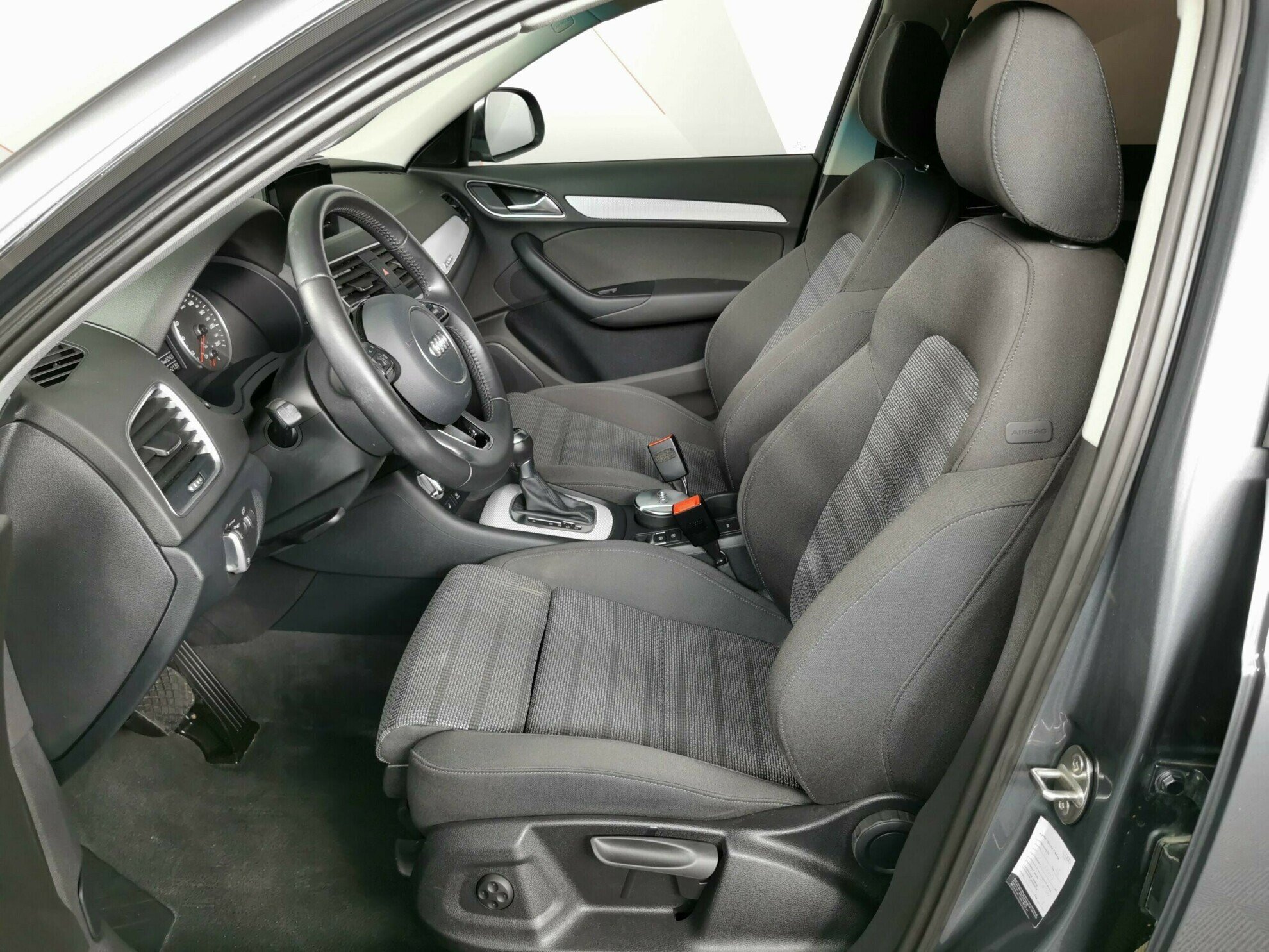 Audi Q3, 2.0 л, Робот, 2012 фото 9