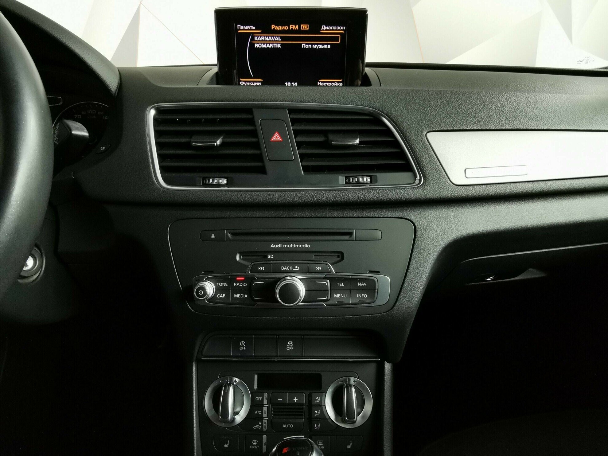 Audi Q3, 2.0 л, АТ, 2014 фото 1