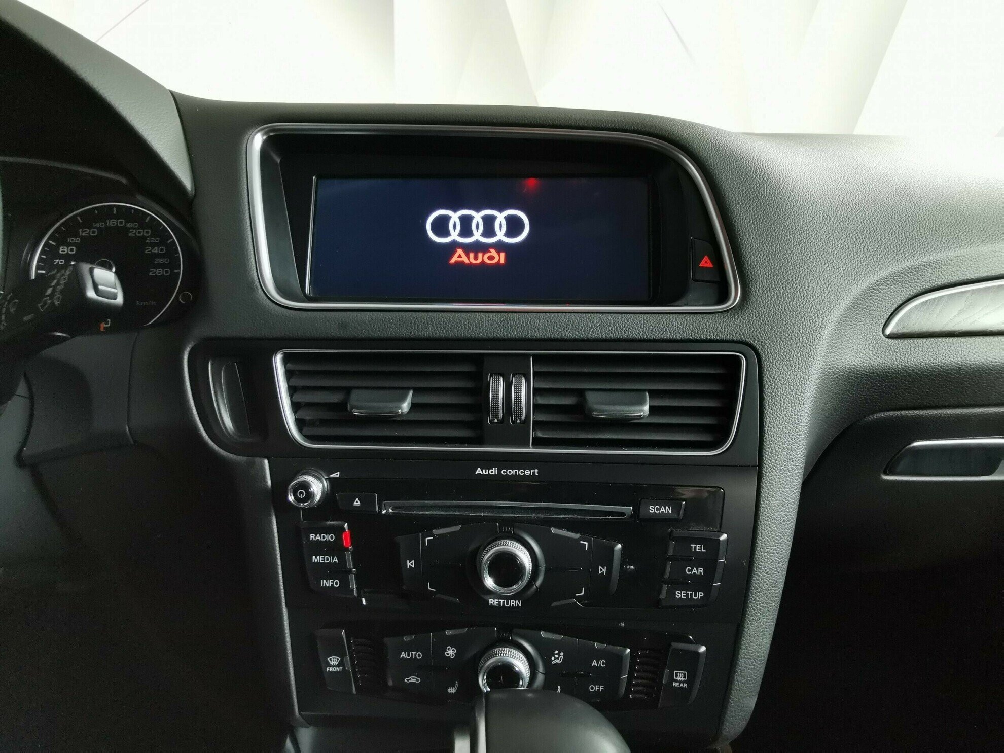 Audi Q5, 2.0 л, АТ, 2016 фото 9