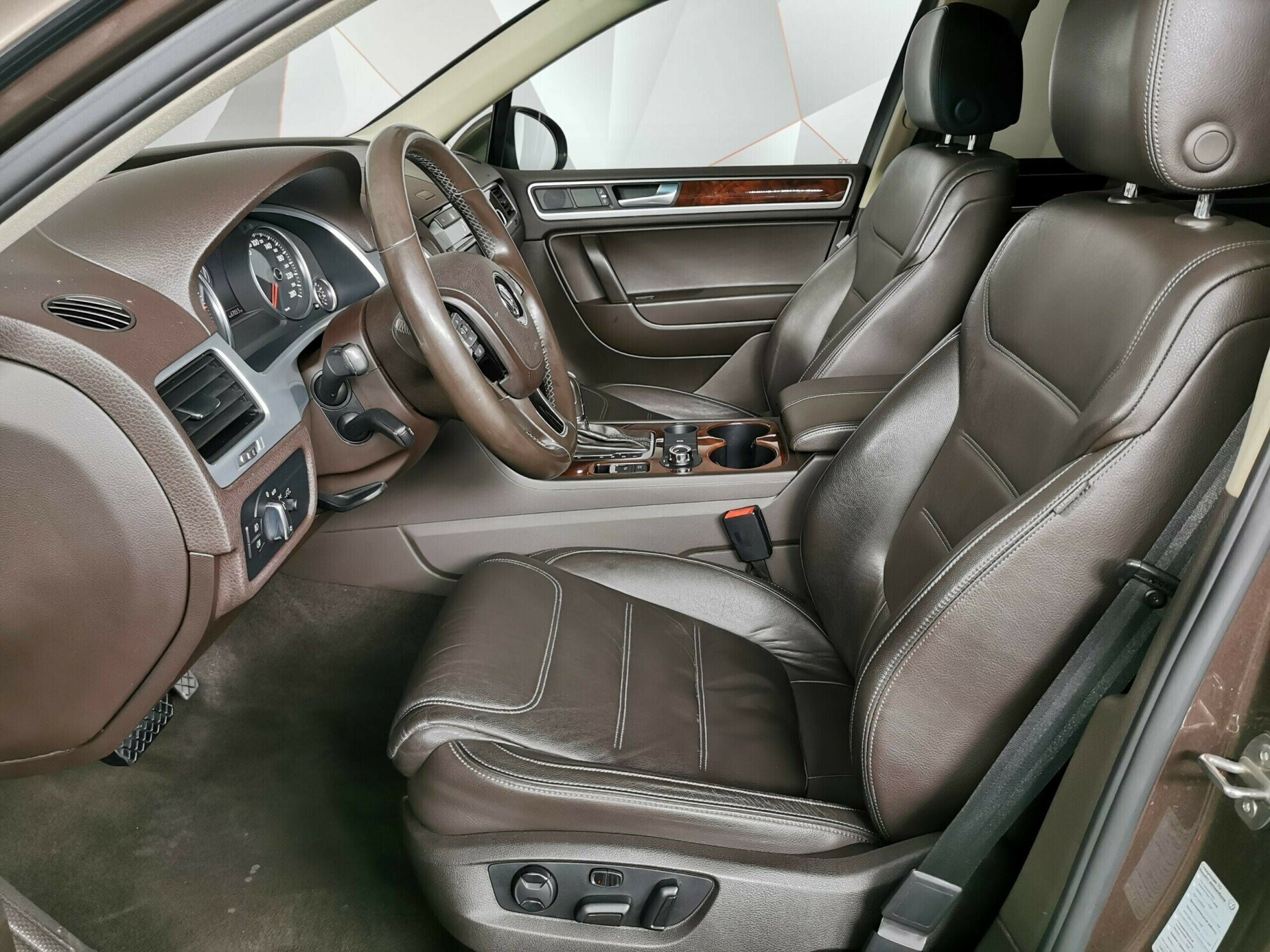 Volkswagen Touareg, 3.0 л, АТ, 2012 фото 2
