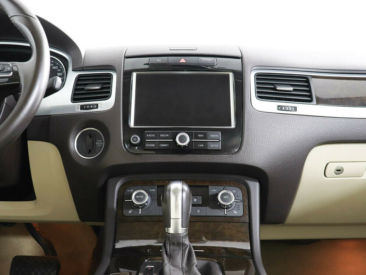 Volkswagen Touareg, 3.0 л, АТ, 2012 фото 7